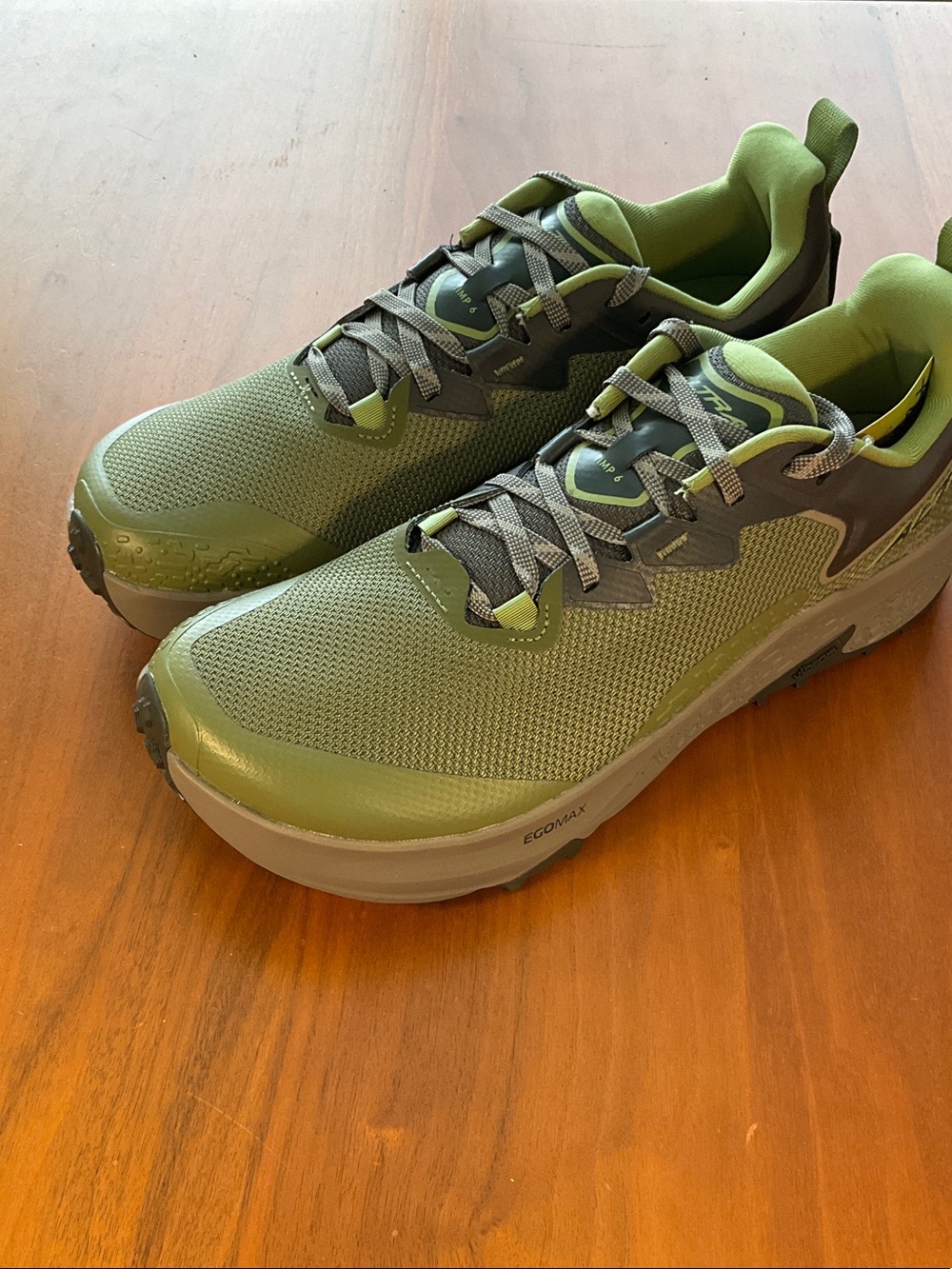 Timp 6 Altra Olive Green Low-Top Athletic Shoes